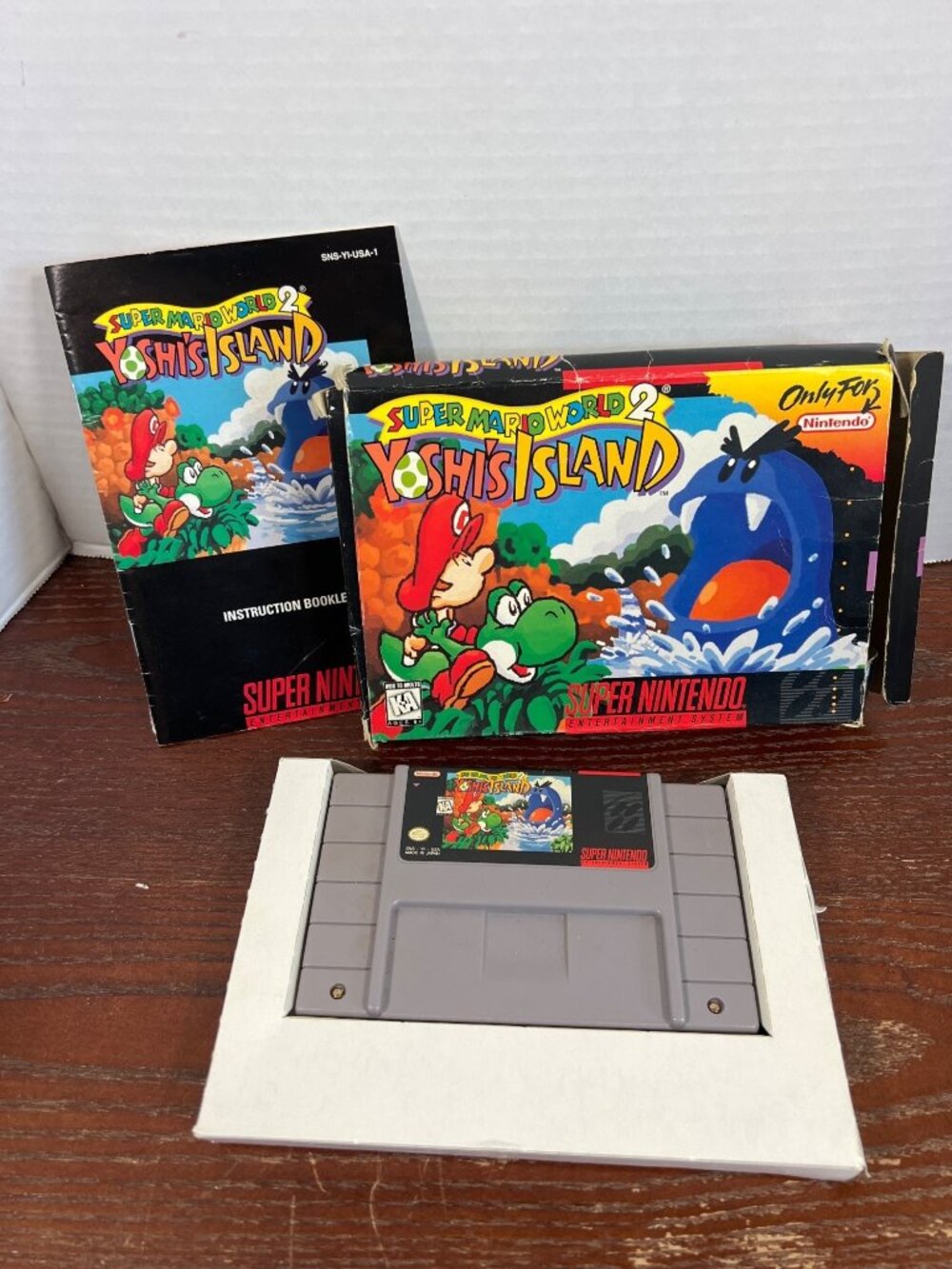 Super Mario World 2: Yoshis Island SNES Complete In Box With Manual - Tested & A